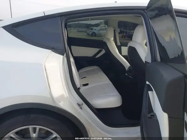 5YJYGDED7MF103408 2021 TESLA MODEL Y - Image 8