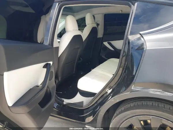 5YJYGDED7MF103893 2021 TESLA MODEL Y - Image 8
