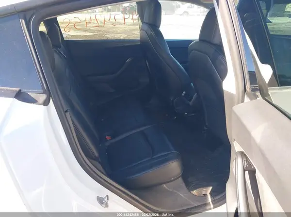 5YJYGDED7MF107510 2021 TESLA MODEL Y - Image 8