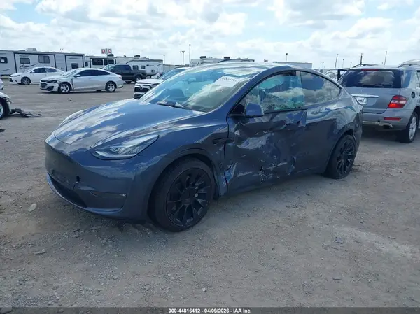 5YJYGDED8MF105331 2021 TESLA MODEL Y - Image 2