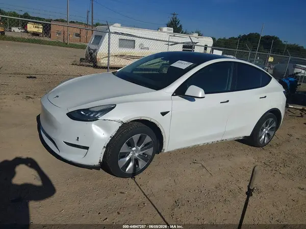 5YJYGDED8MF109556 2021 TESLA MODEL Y - Image 2