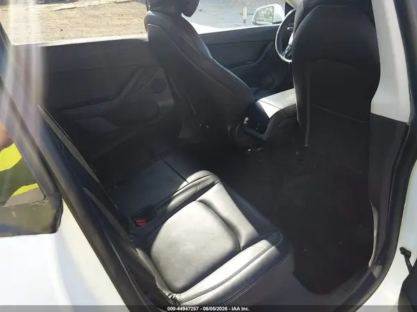 5YJYGDED8MF109556 2021 TESLA MODEL Y - Image 8
