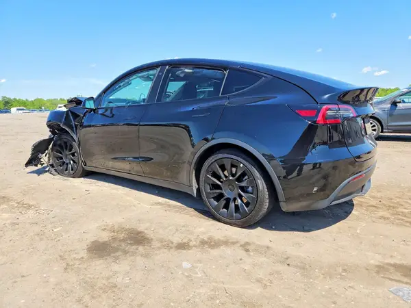 5YJYGDED8MF126339 2021 TESLA MODEL Y - Image 2
