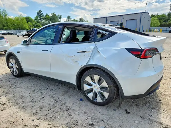 5YJYGDED9MF103538 2021 TESLA MODEL Y - Image 2