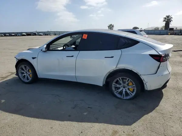 5YJYGDED9MF110473 2021 TESLA MODEL Y - Image 2