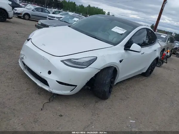 5YJYGDED9MF121828 2021 TESLA MODEL Y - Image 2