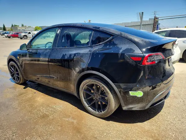 5YJYGDED9MF162993 2021 TESLA MODEL Y - Image 2