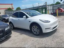 5YJYGDEDXMF103015 2021 TESLA MODEL Y