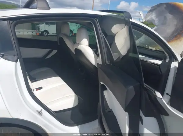 5YJYGDEDXMF103483 2021 TESLA MODEL Y - Image 8