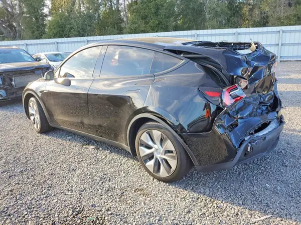 5YJYGDEDXMF109476 2021 TESLA MODEL Y - Image 2
