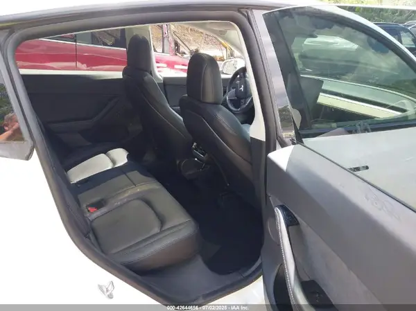 5YJYGDEDXMF109655 2021 TESLA MODEL Y - Image 8