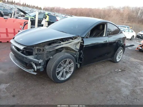 5YJYGDEDXMF114032 2021 TESLA MODEL Y - Image 2