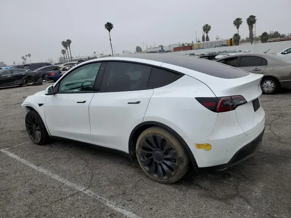 5YJYGDEDXMF163070 2021 TESLA MODEL Y - Image 2