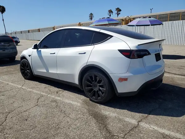 5YJYGDEE0LF010902 2020 TESLA MODEL Y - Image 2