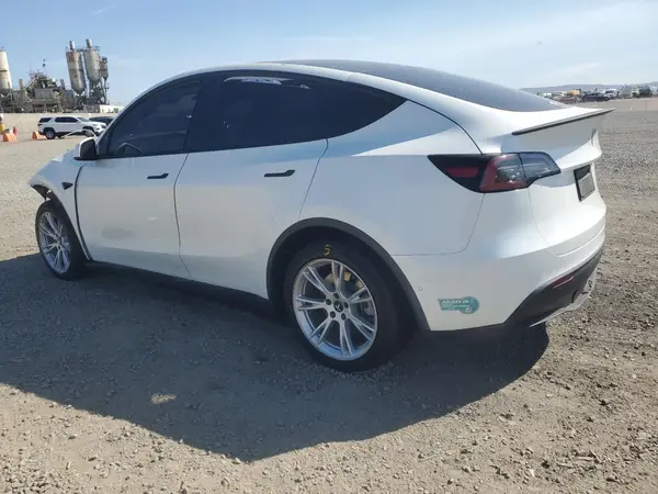 5YJYGDEE0LF015663 2020 TESLA MODEL Y - Image 2