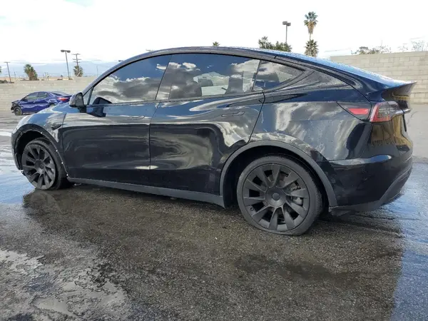 5YJYGDEE0LF018661 2020 TESLA MODEL Y - Image 2