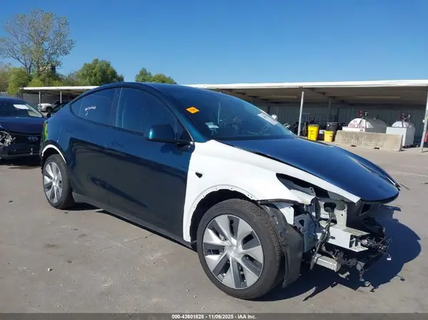 5YJYGDEE0LF035234 2020 TESLA MODEL Y - Image 1