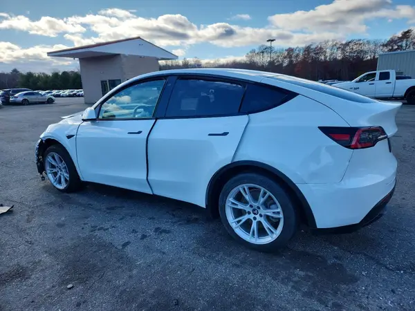 5YJYGDEE0LF036979 2020 TESLA MODEL Y - Image 2