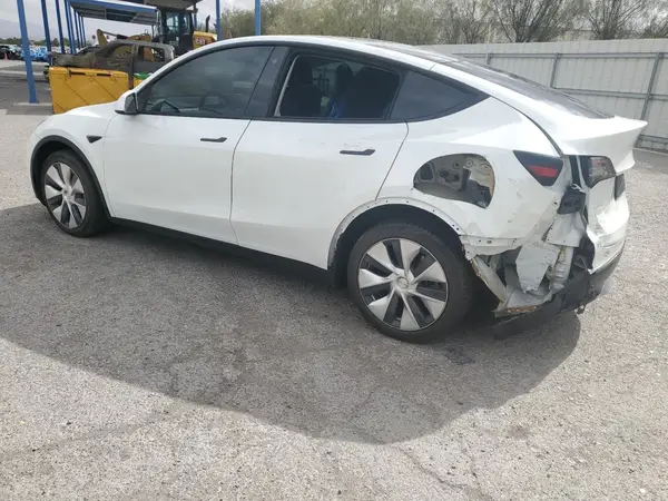 5YJYGDEE0LF047724 2020 TESLA MODEL Y - Image 2