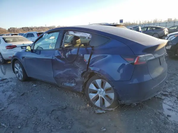 5YJYGDEE0MF063827 2021 TESLA MODEL Y - Image 2