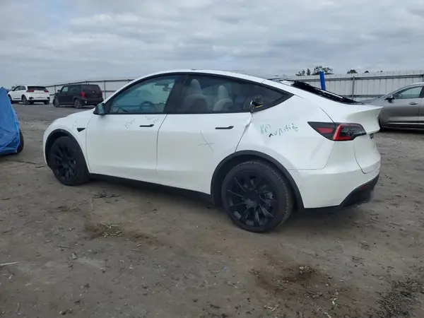 5YJYGDEE0MF068056 2021 TESLA MODEL Y - Image 2