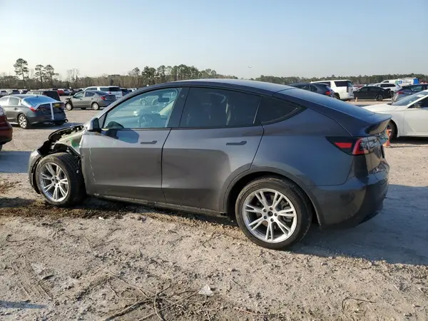 5YJYGDEE0MF068106 2021 TESLA MODEL Y - Image 2