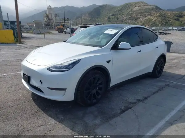 5YJYGDEE0MF069451 2021 TESLA MODEL Y - Image 2
