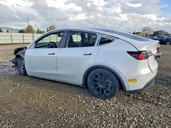 5YJYGDEE0MF070938 2021 TESLA MODEL Y - Image 2