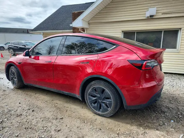 5YJYGDEE0MF072138 2021 TESLA MODEL Y - Image 2
