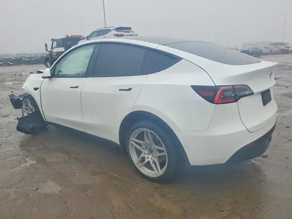 5YJYGDEE0MF072219 2021 TESLA MODEL Y - Image 2