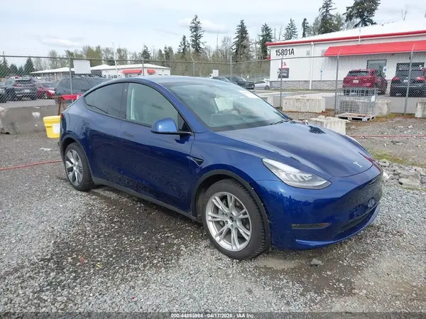 5YJYGDEE0MF075704 2021 TESLA MODEL Y - Image 1