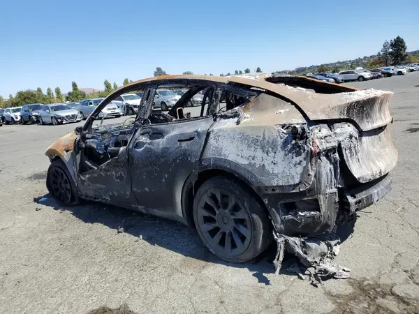 5YJYGDEE0MF079705 2021 TESLA MODEL Y - Image 2
