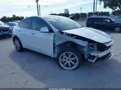 5YJYGDEE0MF082605 2021 TESLA MODEL Y