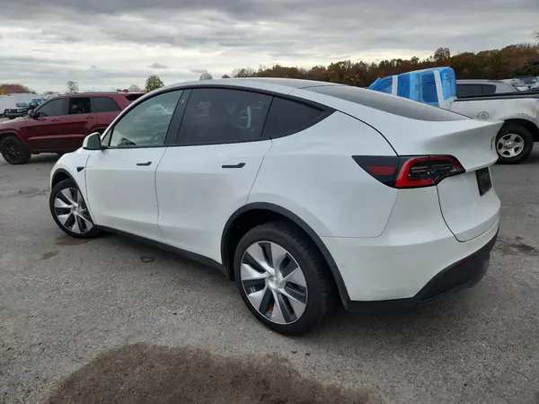 5YJYGDEE0MF083575 2021 TESLA MODEL Y - Image 2