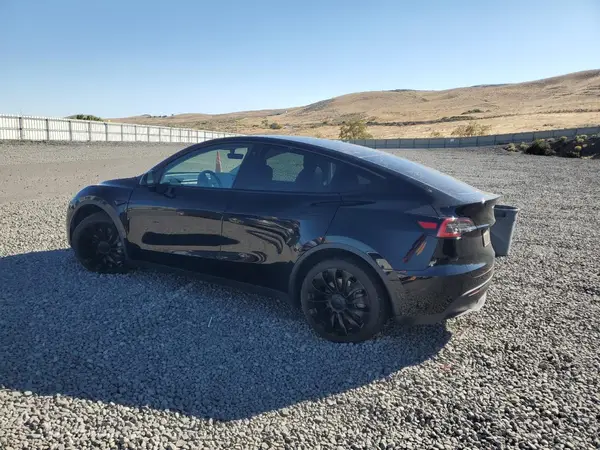 5YJYGDEE0MF094611 2021 TESLA MODEL Y - Image 2