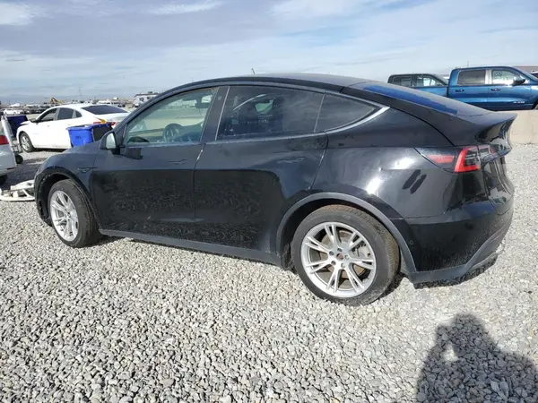 5YJYGDEE0MF099338 2021 TESLA MODEL Y - Image 2