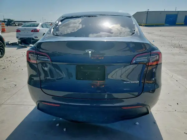 2021 TESLA MODEL Y auction photo 6