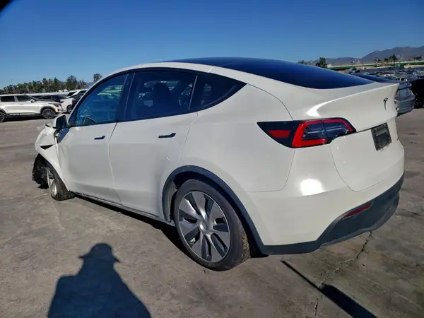 5YJYGDEE0MF118678 2021 TESLA MODEL Y - Image 2