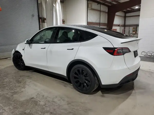 5YJYGDEE0MF119779 2021 TESLA MODEL Y - Image 2