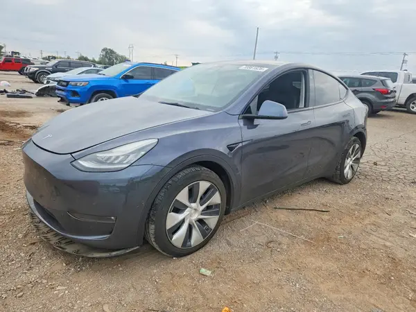 5YJYGDEE0MF124772 2021 TESLA MODEL Y - Image 1