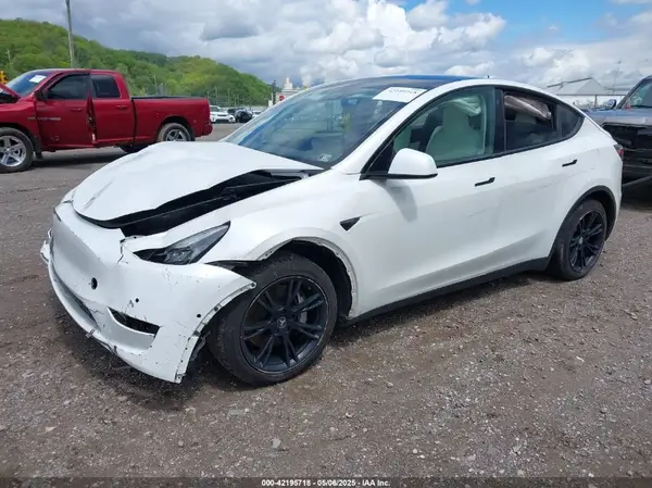 5YJYGDEE0MF144777 2021 TESLA MODEL Y - Image 2