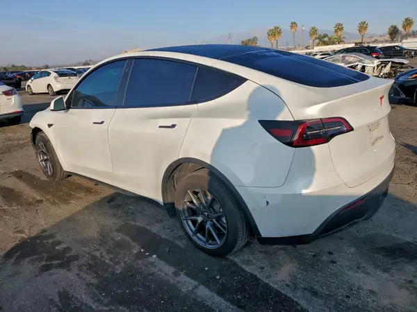 5YJYGDEE0MF145461 2021 TESLA MODEL Y - Image 2