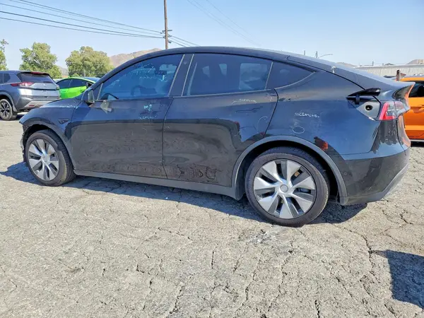 5YJYGDEE0MF146688 2021 TESLA MODEL Y - Image 2