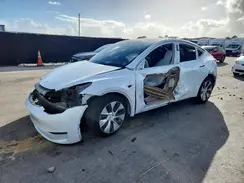 5YJYGDEE0MF148957 2021 TESLA MODEL Y