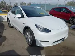 5YJYGDEE0MF161210 2021 TESLA MODEL Y