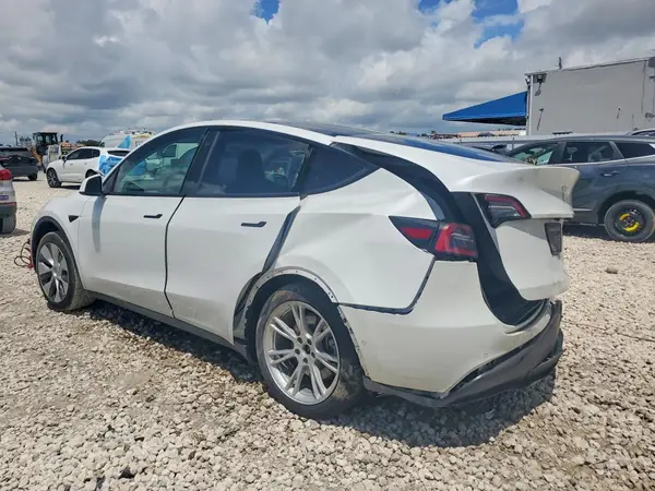 5YJYGDEE0MF176810 2021 TESLA MODEL Y - Image 2