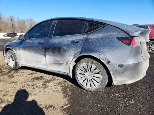 5YJYGDEE0MF185569 2021 TESLA MODEL Y - Image 2