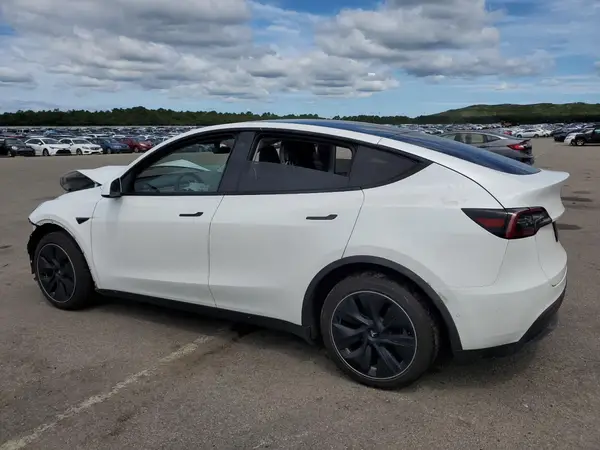 5YJYGDEE0MF190206 2021 TESLA MODEL Y - Image 2