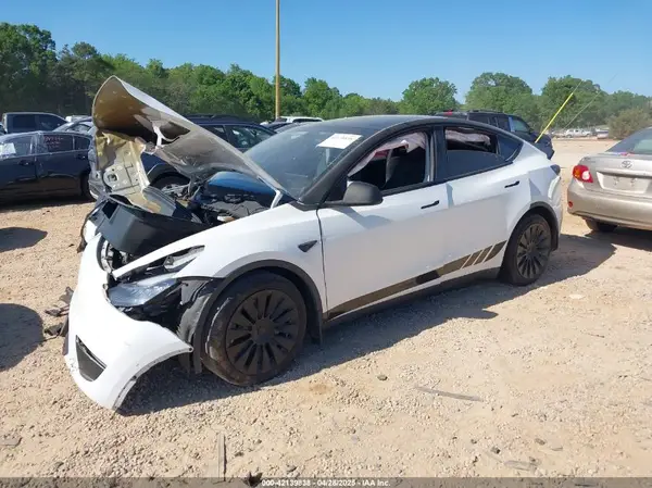 5YJYGDEE0MF204377 2021 TESLA MODEL Y - Image 2