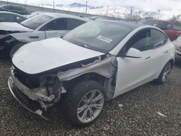 5YJYGDEE0MF213418 2021 TESLA MODEL Y - Image 1